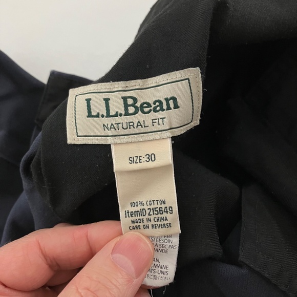 L.L. Bean Men's Size 30" Navy Natural Fit Shorts Item ID 215649 - Picture 6 of 7